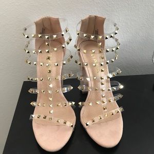 Nude heels size 6.5. New, never worn.